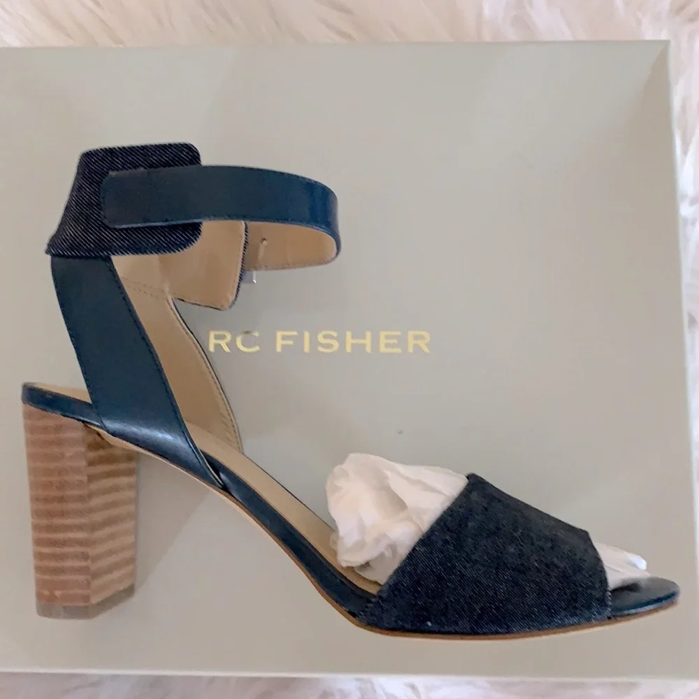 Marc Fisher Ankle Strap Block Heel Sandals Size 7 - Picture 4 of 15